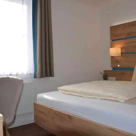 Platzwirt Hotel Unterschneidheim