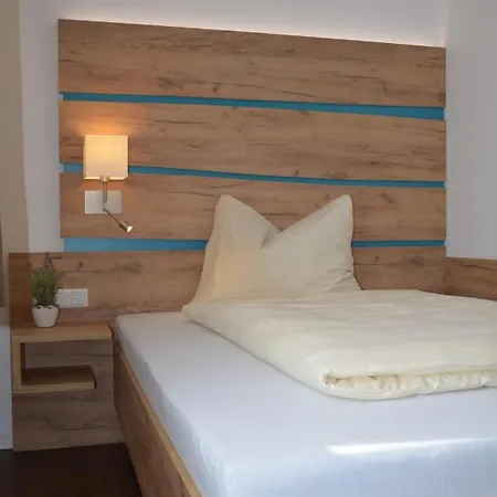 Platzwirt Hotel Unterschneidheim