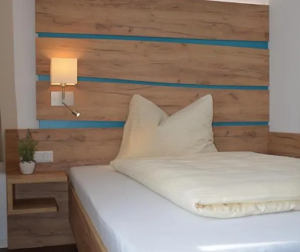 Platzwirt Hotel Unterschneidheim